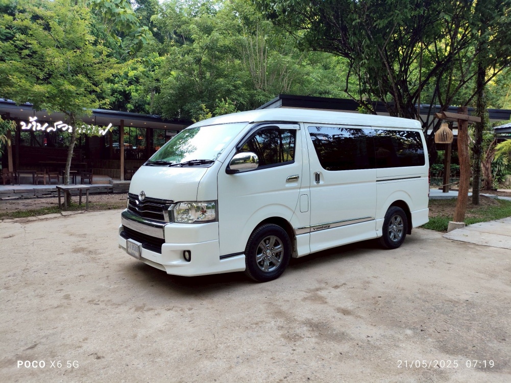 Toyota Ventury VIP.